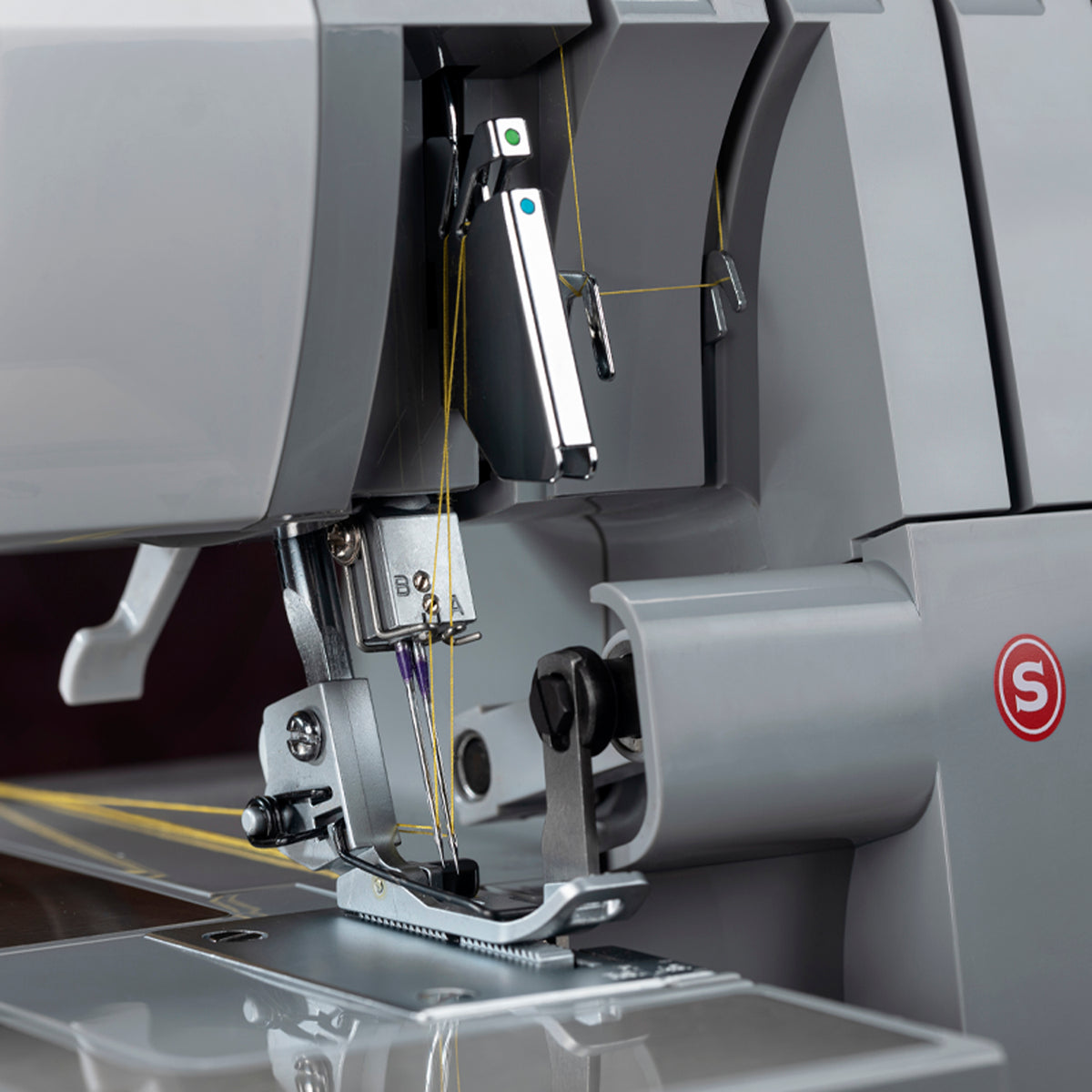 Máquina Overlock Singer HD0405S Heavy Duty