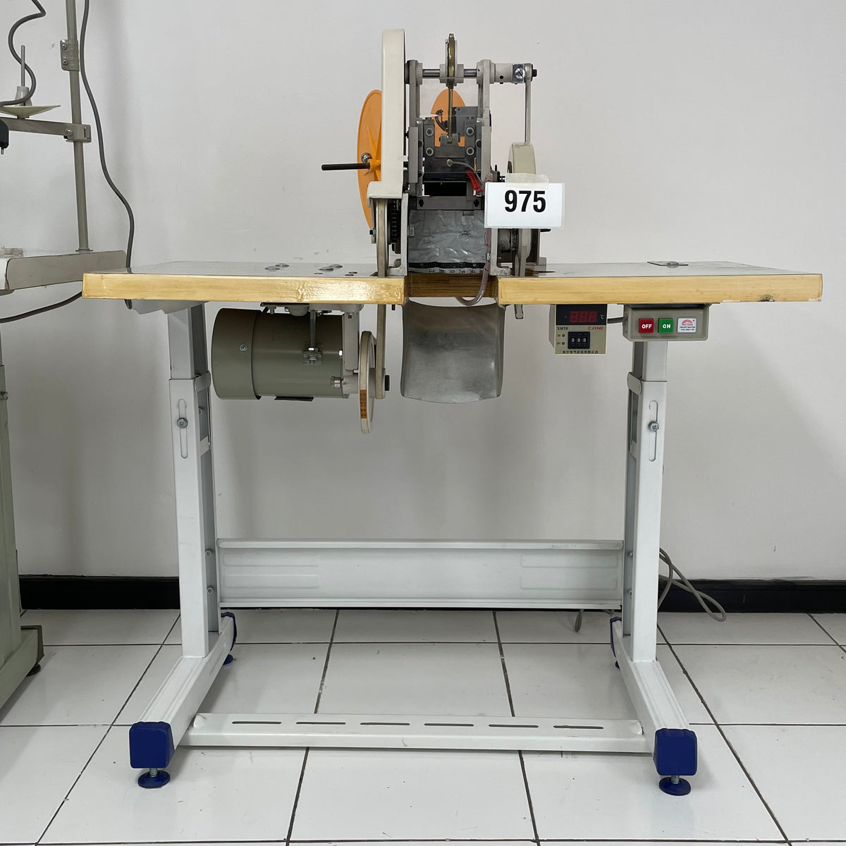 Máquina Cortadora de cintas RT-817 (Segunda Selección N975)