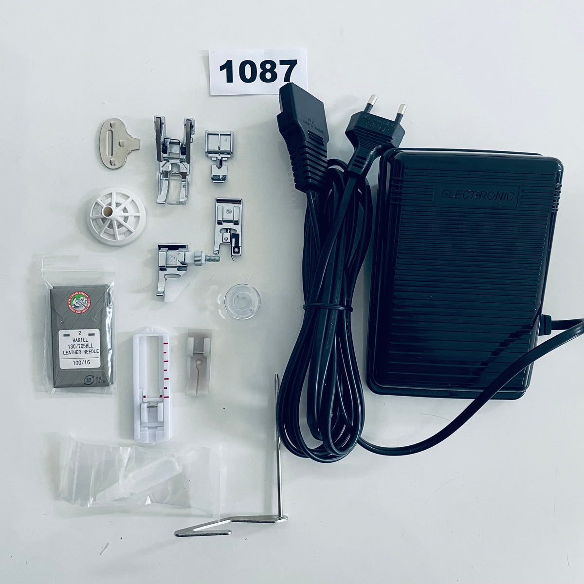 Máquina de Coser Toyota Power Fabriq 17 (Segunda Selección N1087)