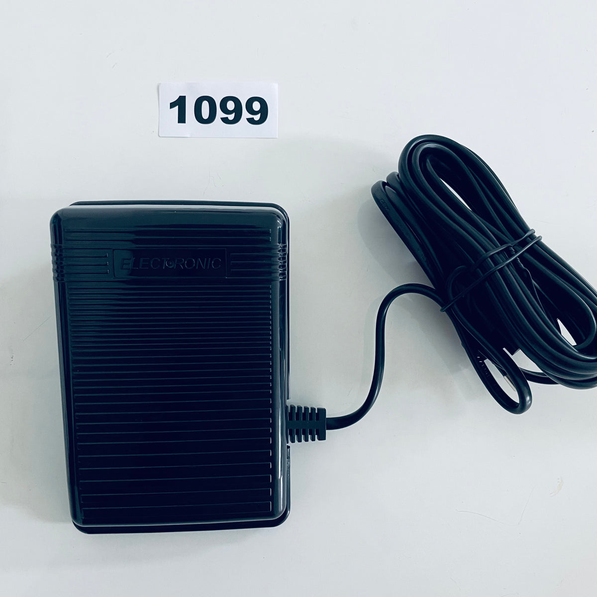 Máquina de Coser Merritt ME9300 (Segunda Selección N1099)