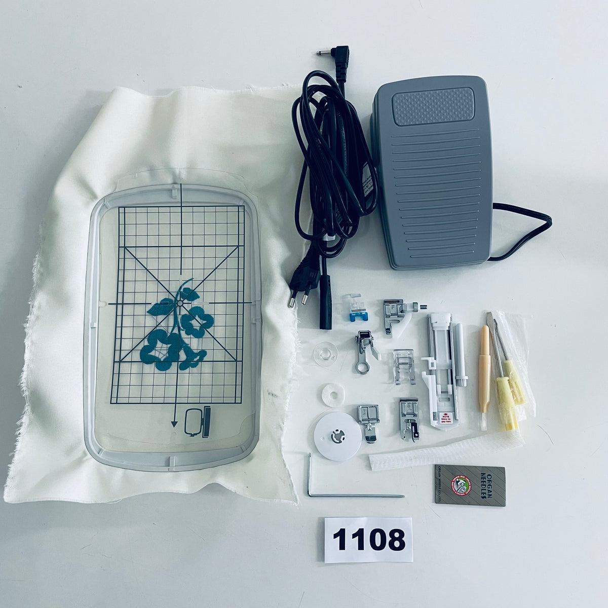 Máquina de coser y Bordar Merritt H43-BX (Segunda Selección N1108)