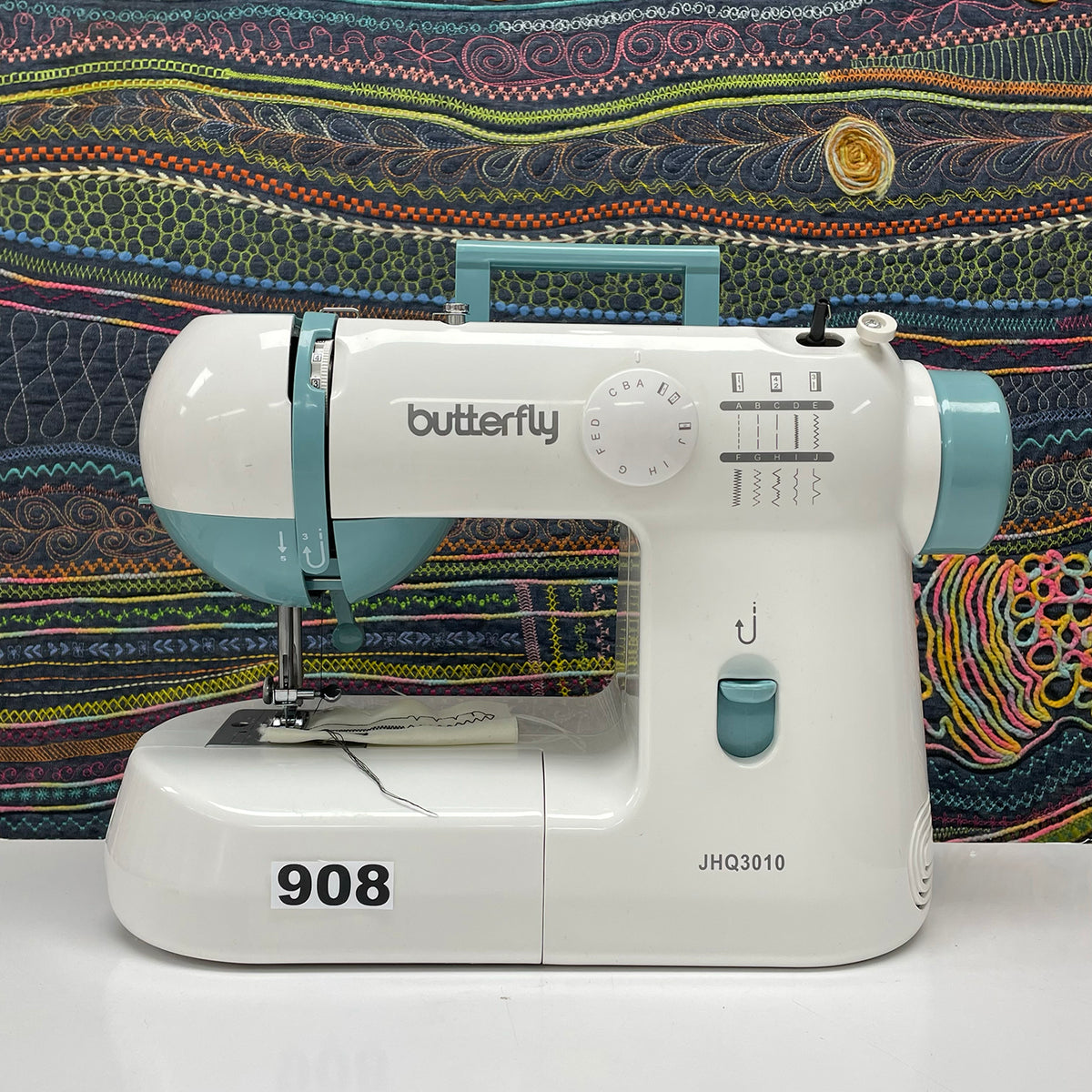 Máquina de coser Butterfly JHQ3010 (Segunda Selección N908)