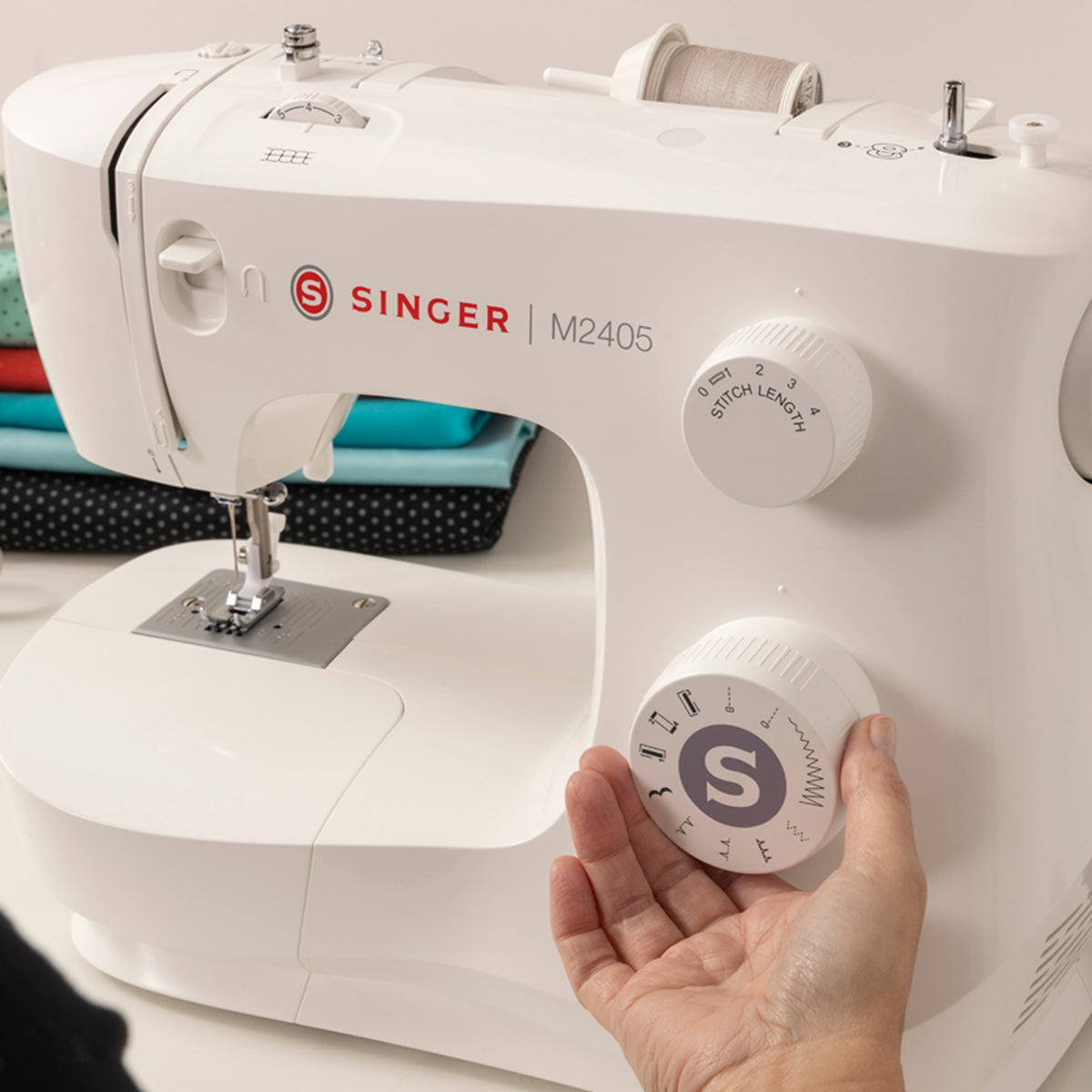 Máquina de Coser Singer M2405