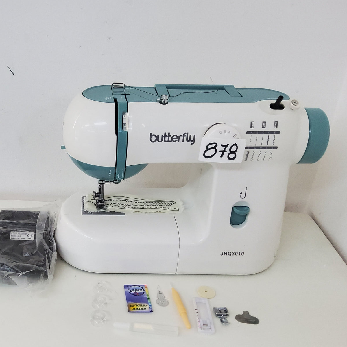 Máquina de coser Butterfly JHQ3010 (Segunda Selección N878)