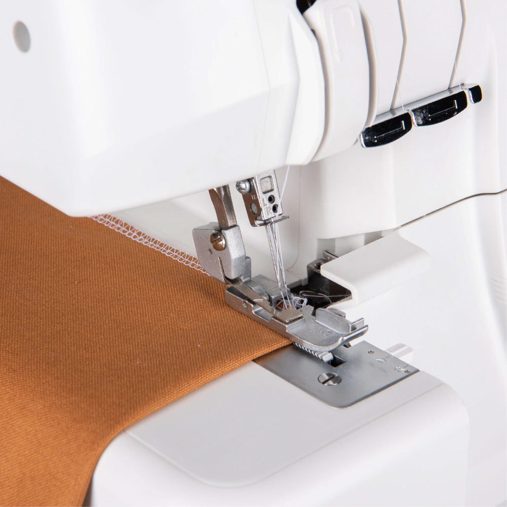 Máquina Overlock Necchi L234A