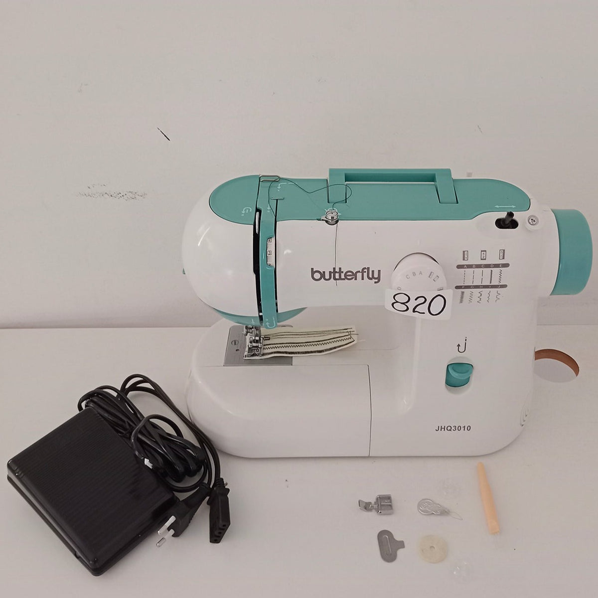 Máquina de coser Butterfly JHQ3010 (Segunda Selección N820)